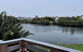 Lakeside Homestay